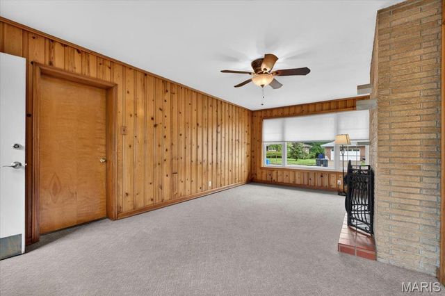 350 W Saint Anthony Lane, Florissant, MO 63031