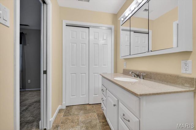 350 W Saint Anthony Lane, Florissant, MO 63031