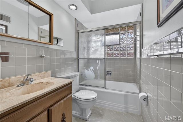 350 W Saint Anthony Lane, Florissant, MO 63031