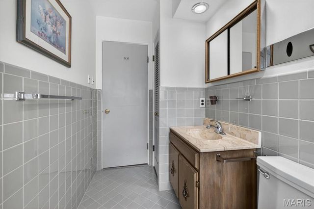350 W Saint Anthony Lane, Florissant, MO 63031