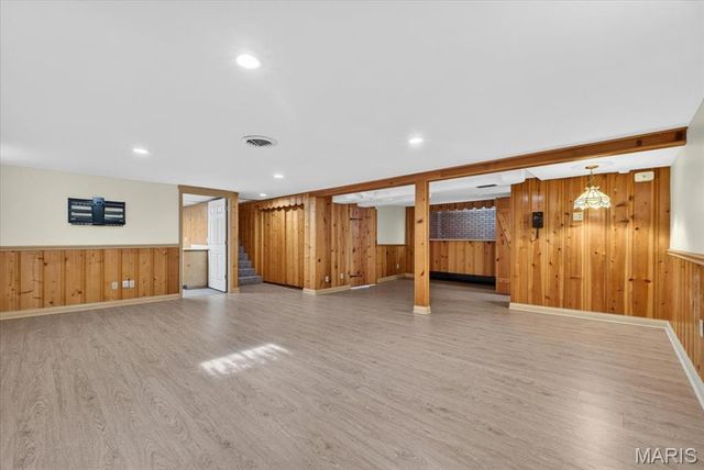 350 W Saint Anthony Lane, Florissant, MO 63031
