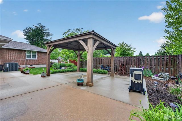 350 W Saint Anthony Lane, Florissant, MO 63031