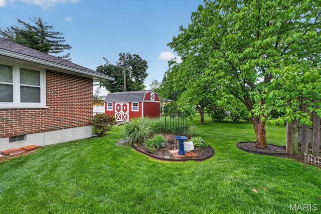 350 W Saint Anthony Lane, Florissant, MO 63031