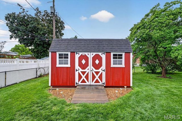 350 W Saint Anthony Lane, Florissant, MO 63031