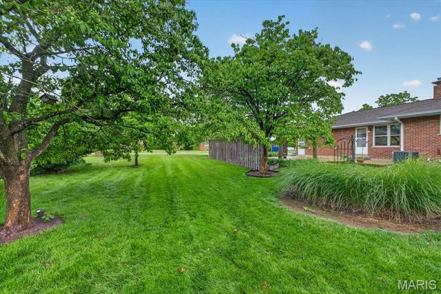 350 W Saint Anthony Lane, Florissant, MO 63031