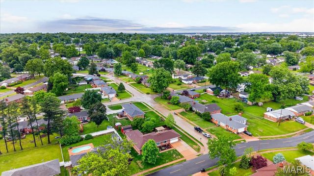 350 W Saint Anthony Lane, Florissant, MO 63031