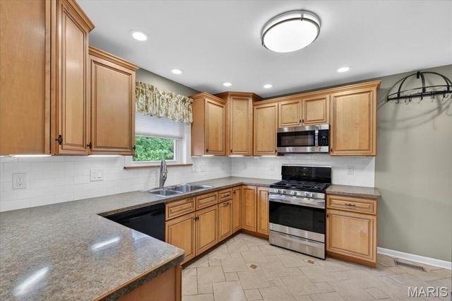 350 W Saint Anthony Lane, Florissant, MO 63031
