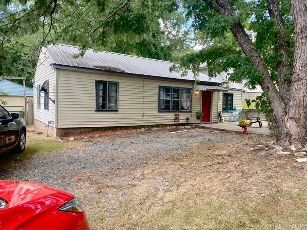 208 brenda Street, Hot Springs National Park, AR 71913