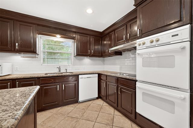 11007 Tupper Lake Drive, Houston, TX 77042