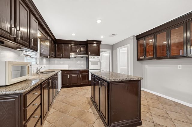 11007 Tupper Lake Drive, Houston, TX 77042