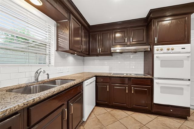 11007 Tupper Lake Drive, Houston, TX 77042