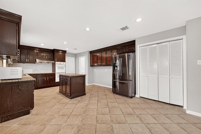 11007 Tupper Lake Drive, Houston, TX 77042