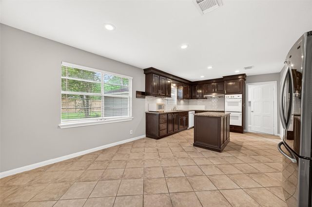 11007 Tupper Lake Drive, Houston, TX 77042