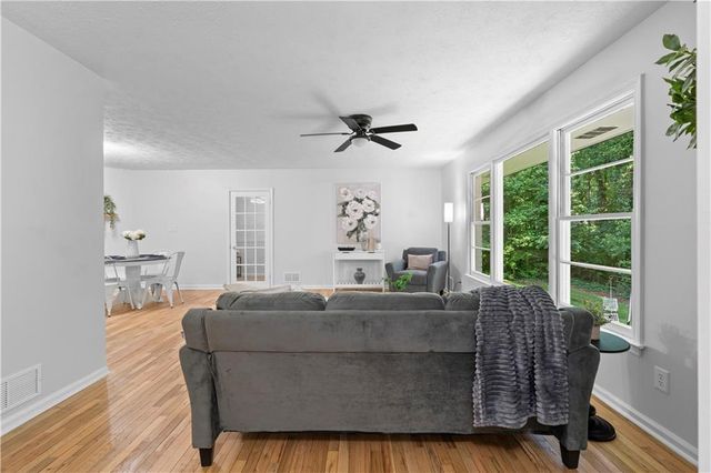 2984 E PAULDING Drive, Dallas, GA 30157