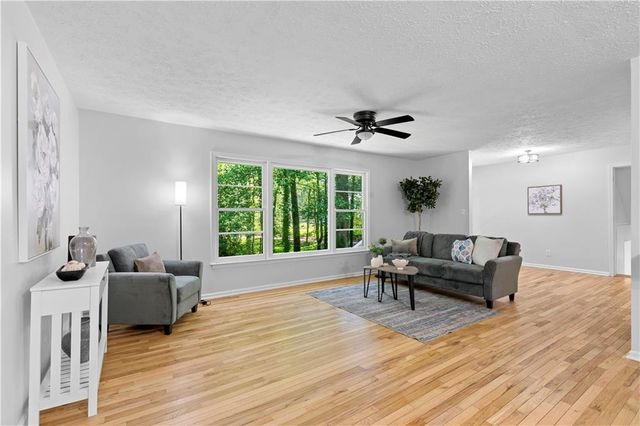 2984 E PAULDING Drive, Dallas, GA 30157