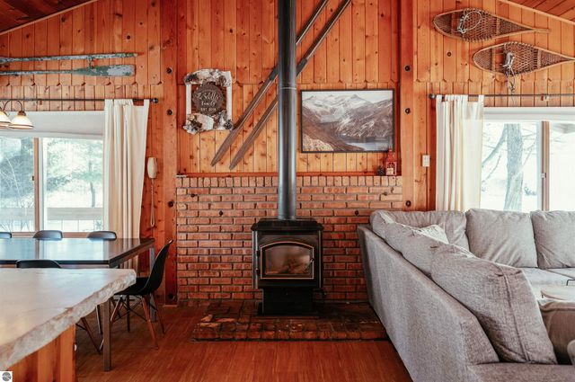 10667 S Timberlee Drive, Traverse City, MI 49684