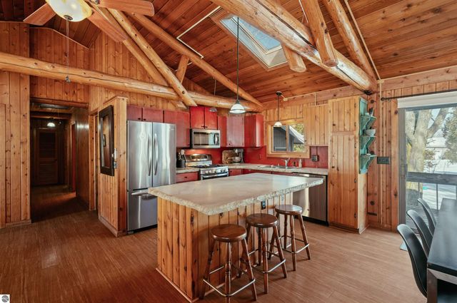 10667 S Timberlee Drive, Traverse City, MI 49684