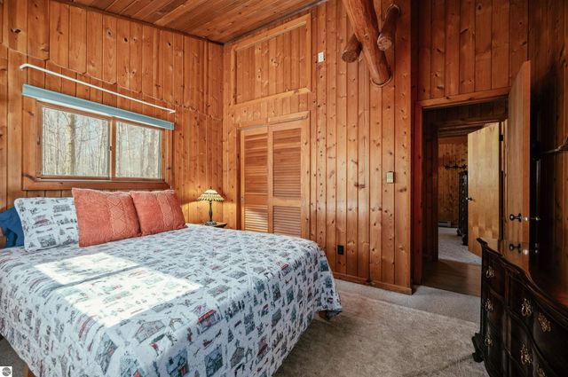 10667 S Timberlee Drive, Traverse City, MI 49684