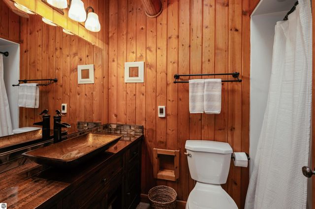 10667 S Timberlee Drive, Traverse City, MI 49684