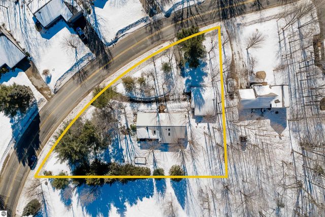 10667 S Timberlee Drive, Traverse City, MI 49684