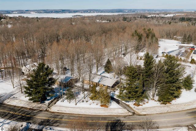 10667 S Timberlee Drive, Traverse City, MI 49684