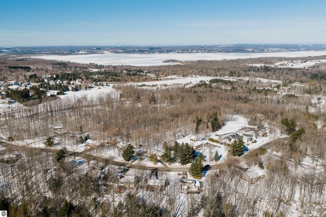 10667 S Timberlee Drive, Traverse City, MI 49684