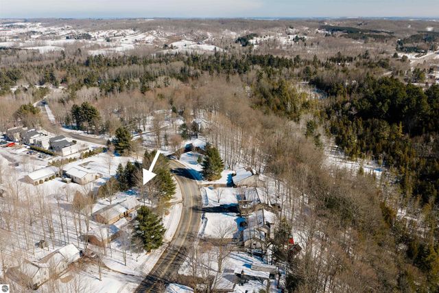 10667 S Timberlee Drive, Traverse City, MI 49684