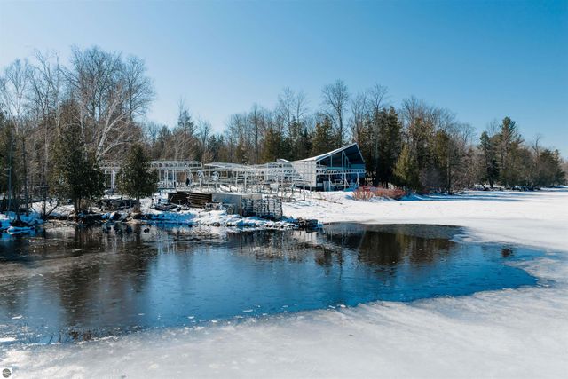 10667 S Timberlee Drive, Traverse City, MI 49684