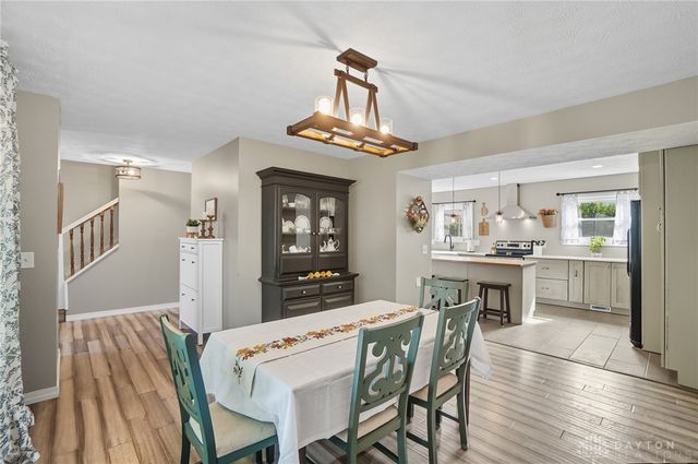 2574 Countryside Drive, Beavercreek, OH 45324