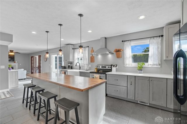 2574 Countryside Drive, Beavercreek, OH 45324