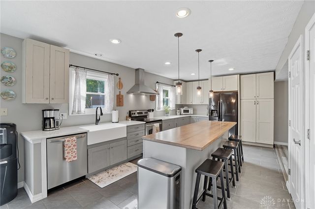 2574 Countryside Drive, Beavercreek, OH 45324