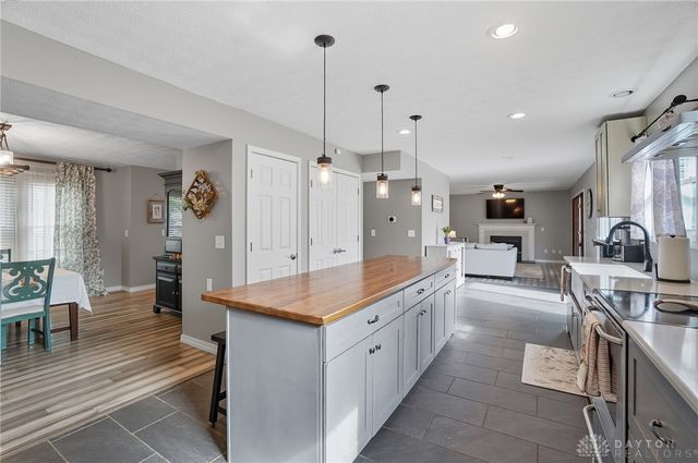 2574 Countryside Drive, Beavercreek, OH 45324