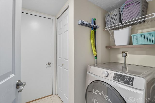 2574 Countryside Drive, Beavercreek, OH 45324