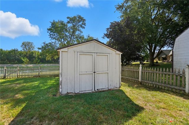 2574 Countryside Drive, Beavercreek, OH 45324