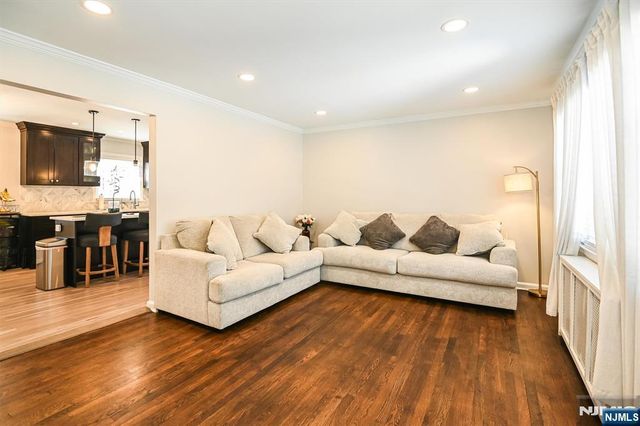 19 Glendale Street, Nutley, NJ 07110