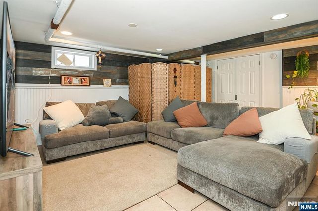 19 Glendale Street, Nutley, NJ 07110