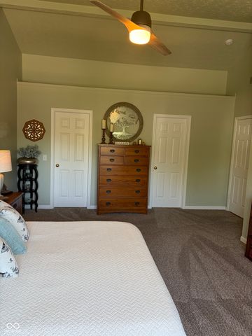 5752 Columbia Circle S, Greenwood, IN 46142