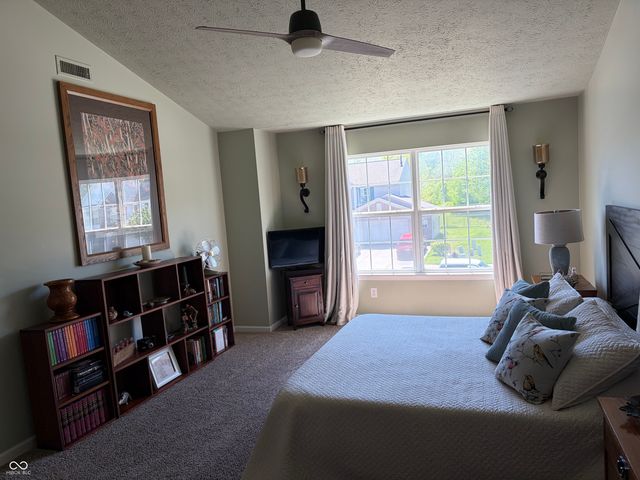 5752 Columbia Circle S, Greenwood, IN 46142