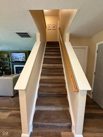 5752 Columbia Circle S, Greenwood, IN 46142