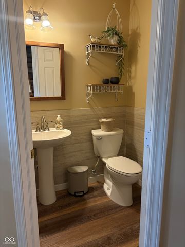 5752 Columbia Circle S, Greenwood, IN 46142