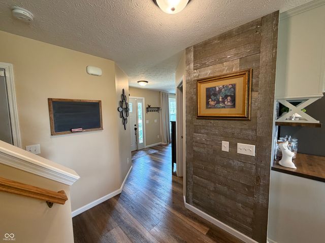 5752 Columbia Circle S, Greenwood, IN 46142