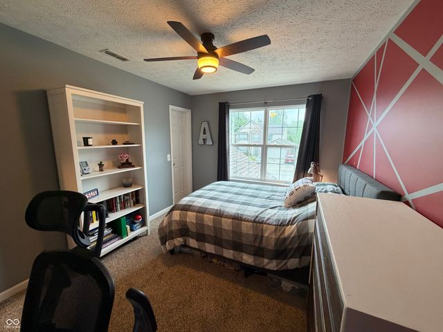 5752 Columbia Circle S, Greenwood, IN 46142