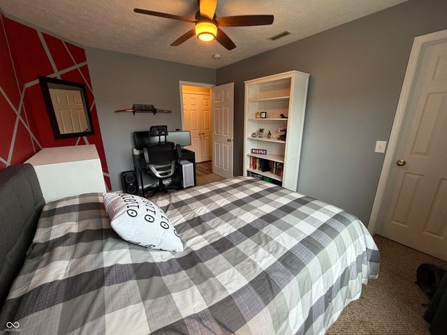 5752 Columbia Circle S, Greenwood, IN 46142