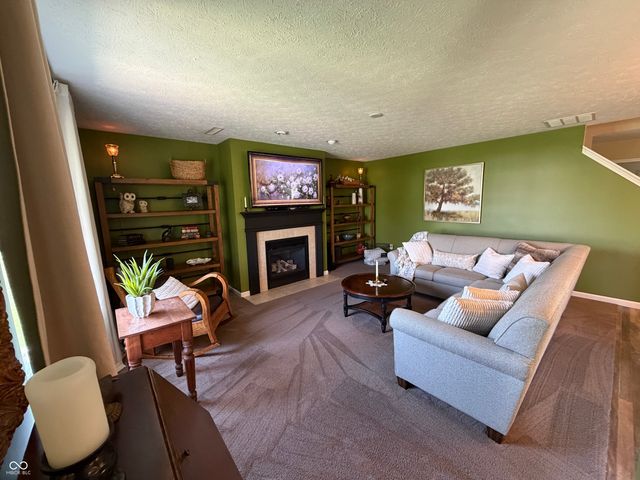 5752 Columbia Circle S, Greenwood, IN 46142