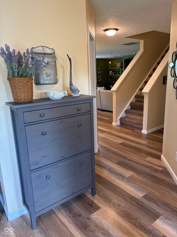 5752 Columbia Circle S, Greenwood, IN 46142