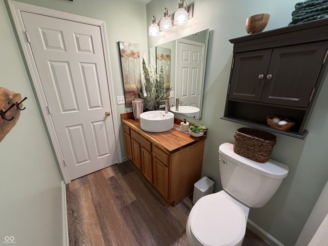 5752 Columbia Circle S, Greenwood, IN 46142