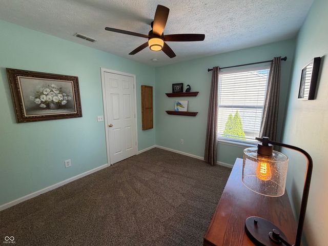 5752 Columbia Circle S, Greenwood, IN 46142