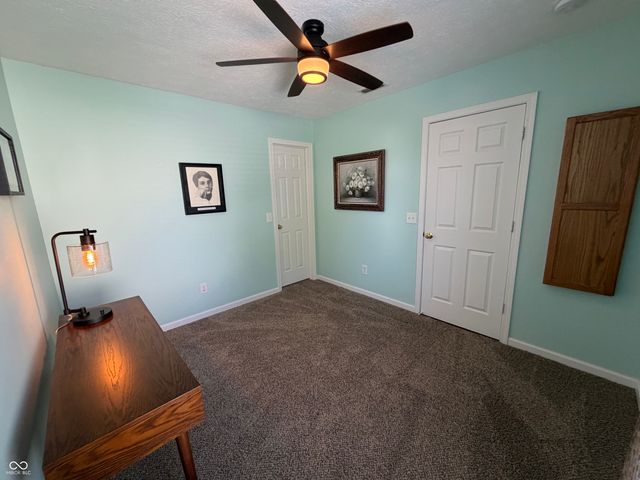 5752 Columbia Circle S, Greenwood, IN 46142