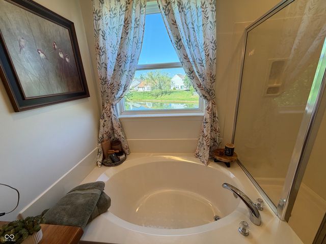 5752 Columbia Circle S, Greenwood, IN 46142