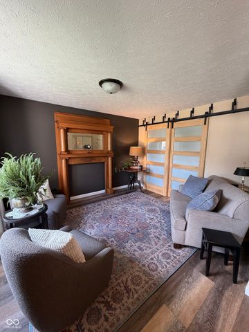 5752 Columbia Circle S, Greenwood, IN 46142